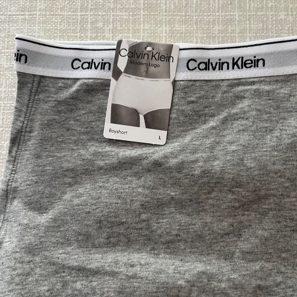 Calvin Klein Bralette & Boyshort - Picture 3 of 3